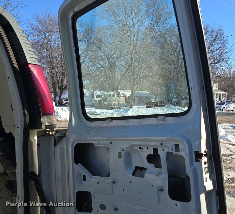 image for item DO7732 1999 Chevrolet Express 1500 van