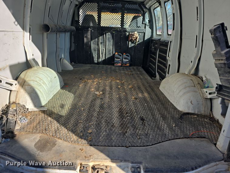 image for item DO7732 1999 Chevrolet Express 1500 van