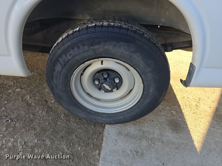 image for item DO7732 1999 Chevrolet Express 1500 van