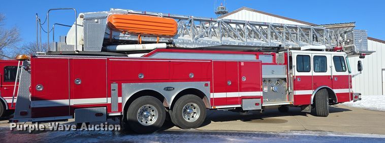 image for item DO7736 2000 Emergency One quint fire truck