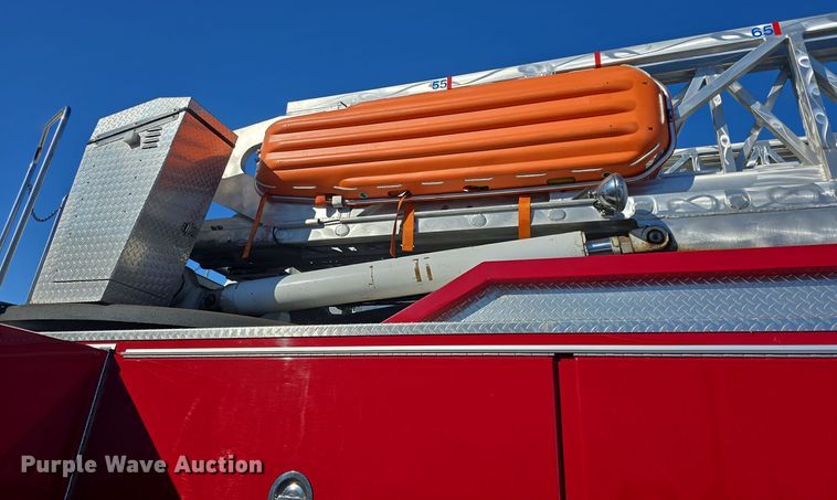 image for item DO7736 2000 Emergency One quint fire truck