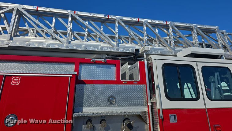 image for item DO7736 2000 Emergency One quint fire truck