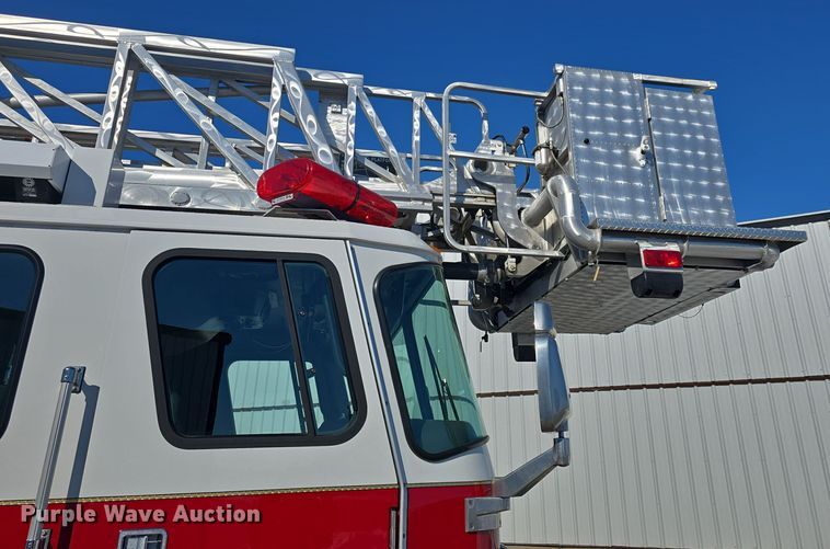 image for item DO7736 2000 Emergency One quint fire truck