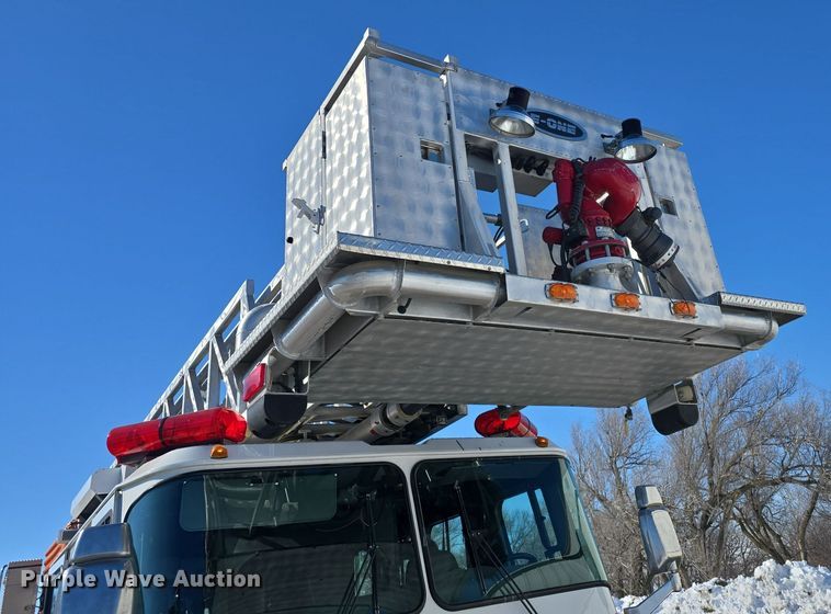 image for item DO7736 2000 Emergency One quint fire truck