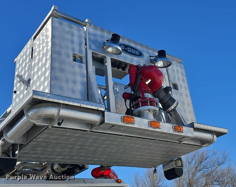 image for item DO7736 2000 Emergency One quint fire truck