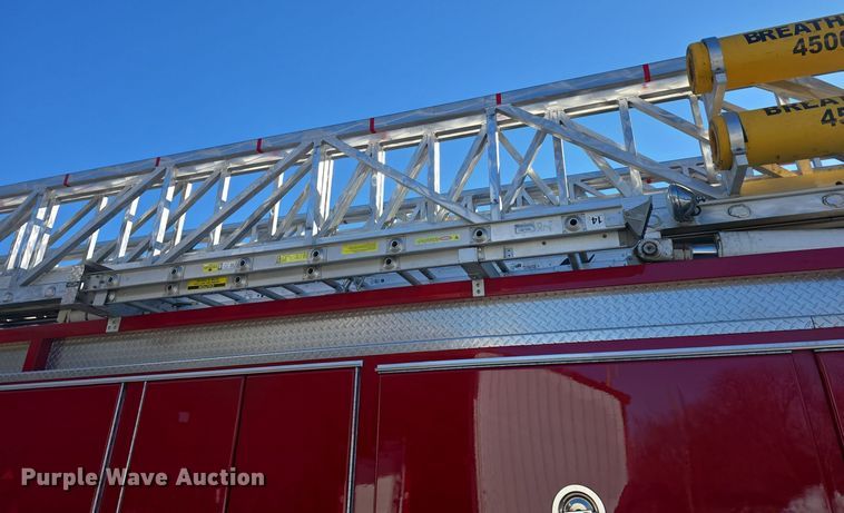 image for item DO7736 2000 Emergency One quint fire truck