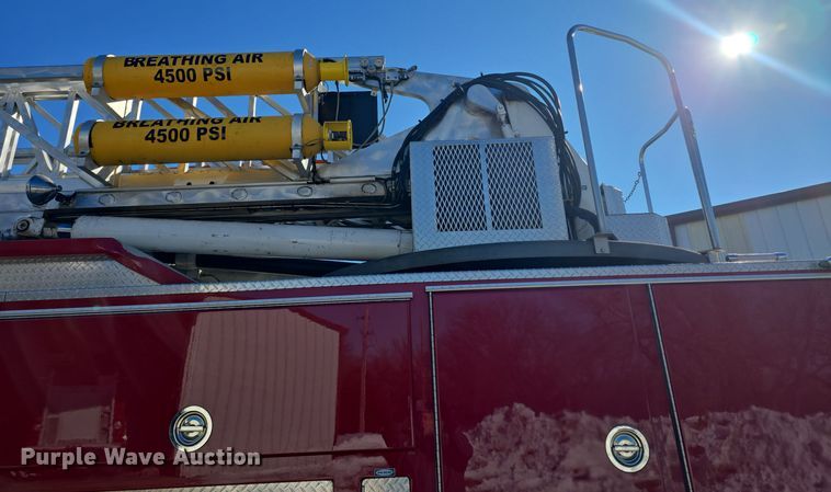 image for item DO7736 2000 Emergency One quint fire truck