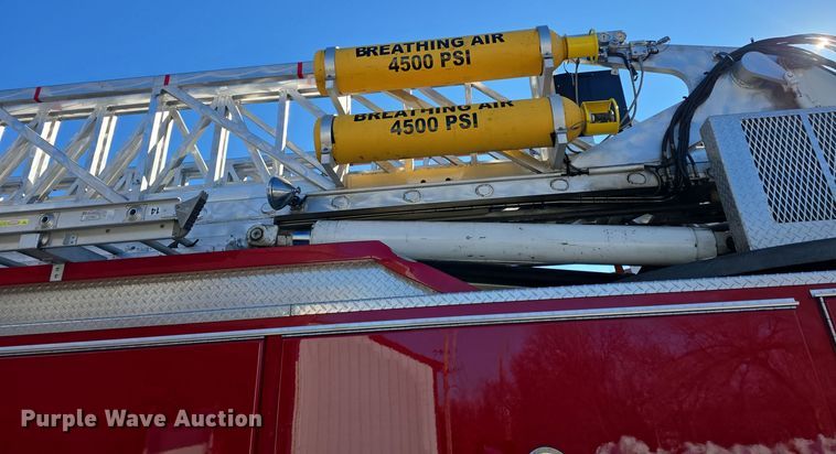 image for item DO7736 2000 Emergency One quint fire truck