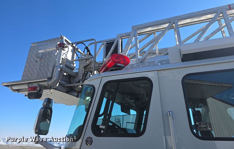 image for item DO7736 2000 Emergency One quint fire truck