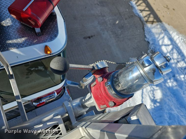 image for item DO7736 2000 Emergency One quint fire truck