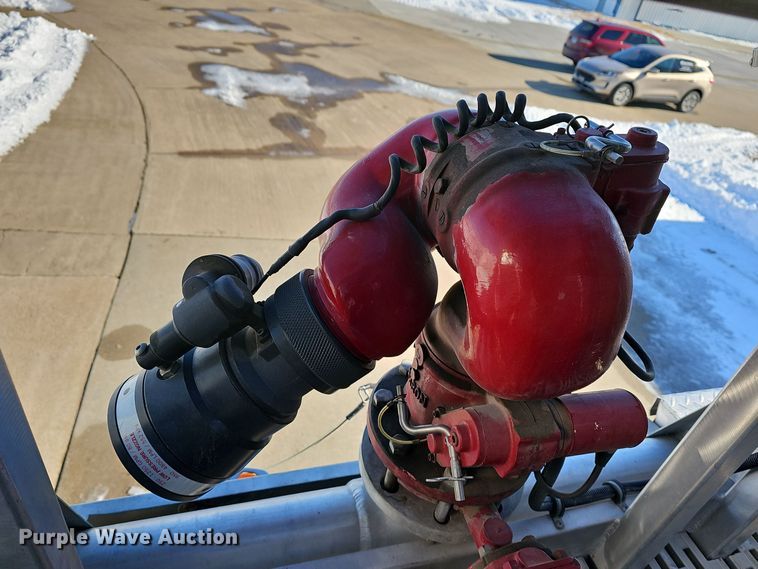 image for item DO7736 2000 Emergency One quint fire truck