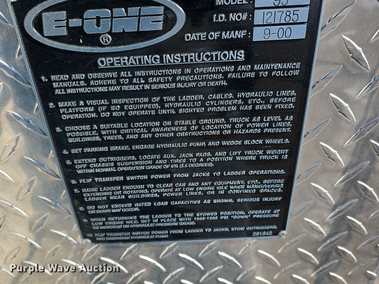 image for item DO7736 2000 Emergency One quint fire truck