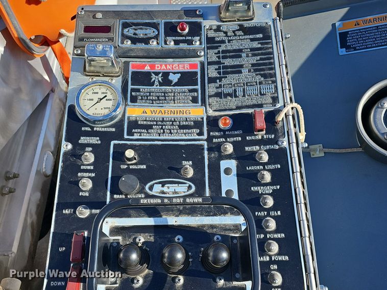 image for item DO7736 2000 Emergency One quint fire truck