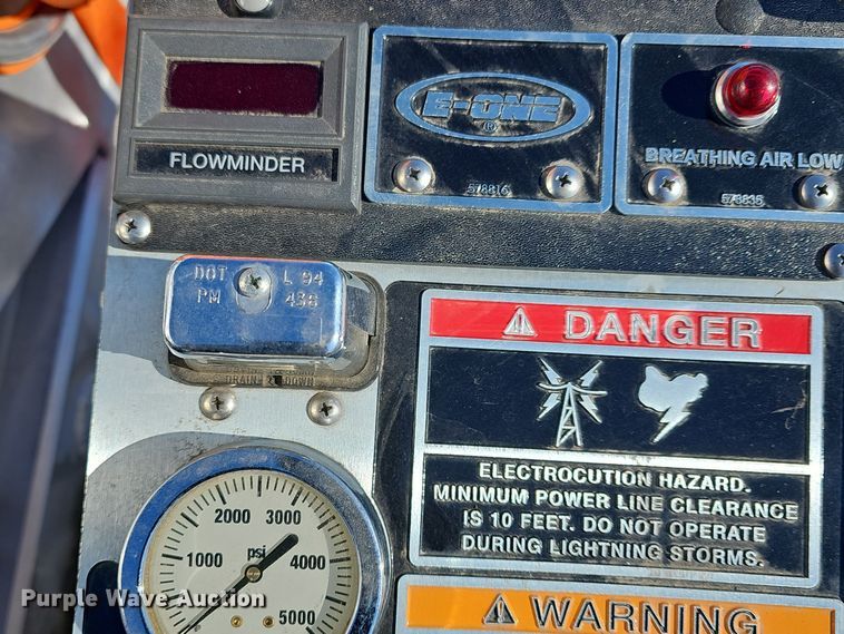 image for item DO7736 2000 Emergency One quint fire truck