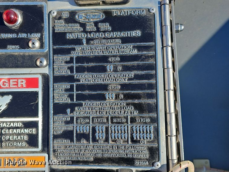 image for item DO7736 2000 Emergency One quint fire truck