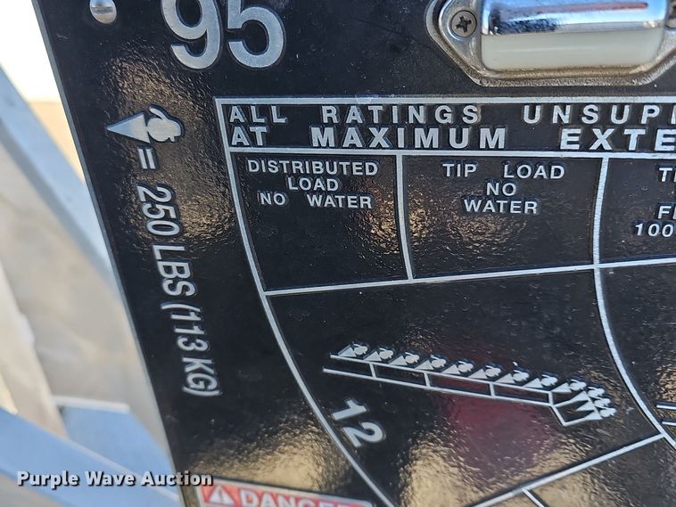 image for item DO7736 2000 Emergency One quint fire truck