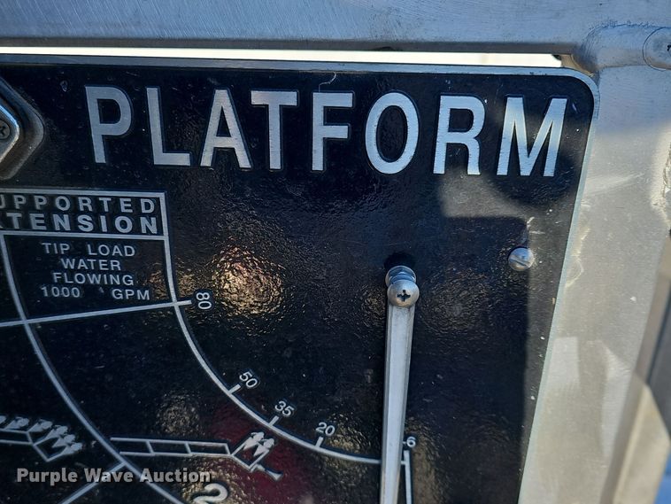 image for item DO7736 2000 Emergency One quint fire truck