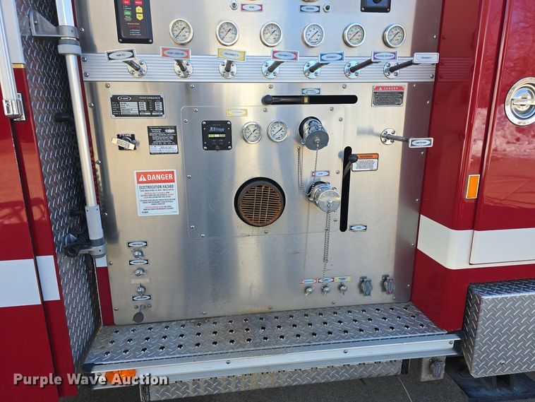 image for item DO7736 2000 Emergency One quint fire truck