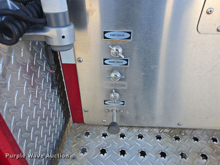 image for item DO7736 2000 Emergency One quint fire truck