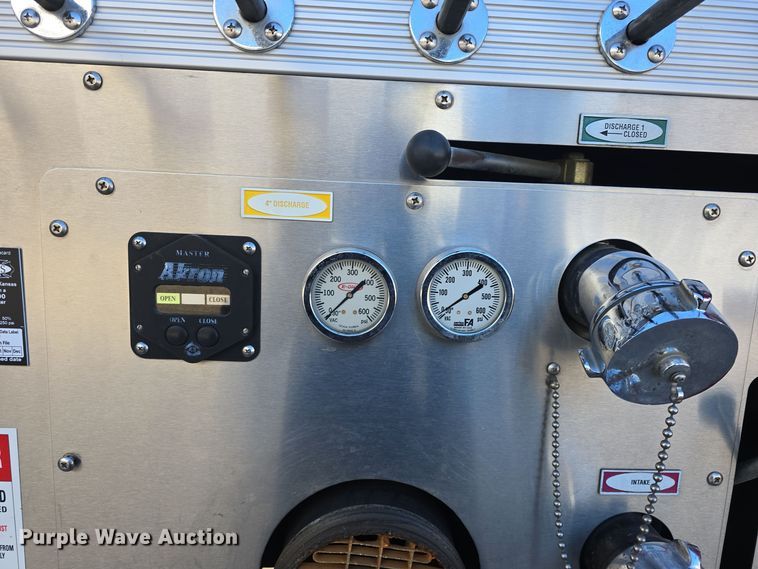 image for item DO7736 2000 Emergency One quint fire truck