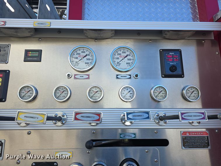 image for item DO7736 2000 Emergency One quint fire truck