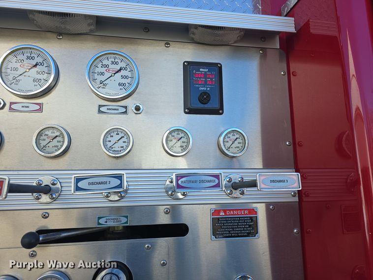 image for item DO7736 2000 Emergency One quint fire truck