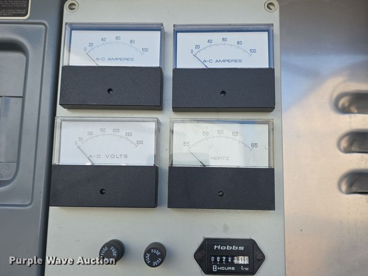 image for item DO7736 2000 Emergency One quint fire truck