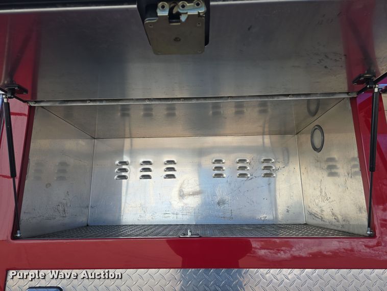 image for item DO7736 2000 Emergency One quint fire truck