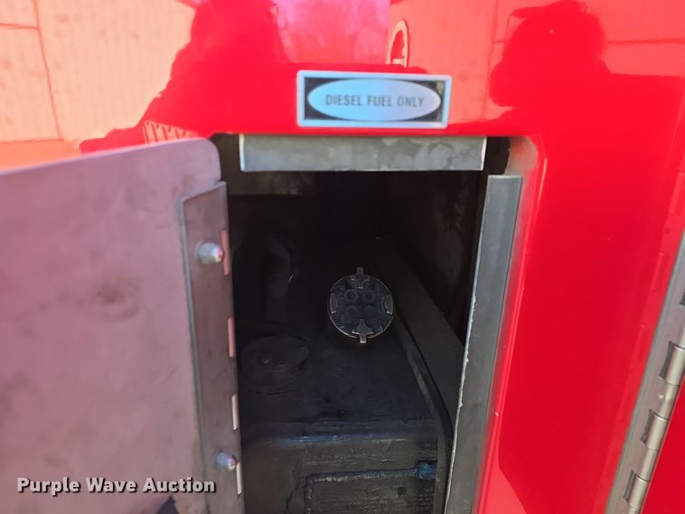 image for item DO7736 2000 Emergency One quint fire truck