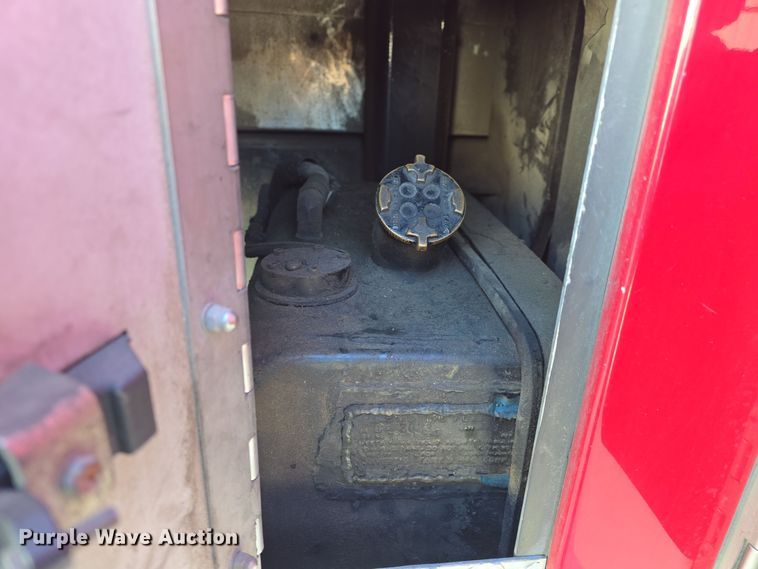 image for item DO7736 2000 Emergency One quint fire truck