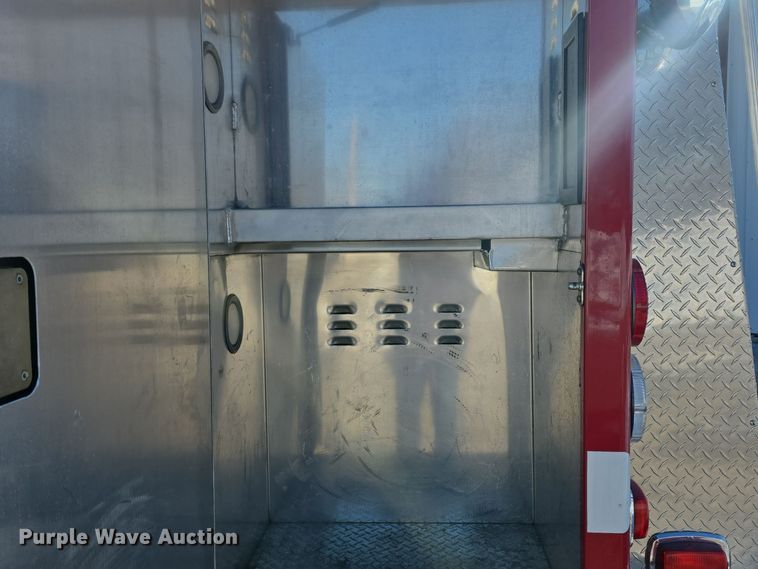 image for item DO7736 2000 Emergency One quint fire truck