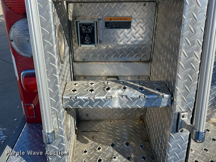 image for item DO7736 2000 Emergency One quint fire truck