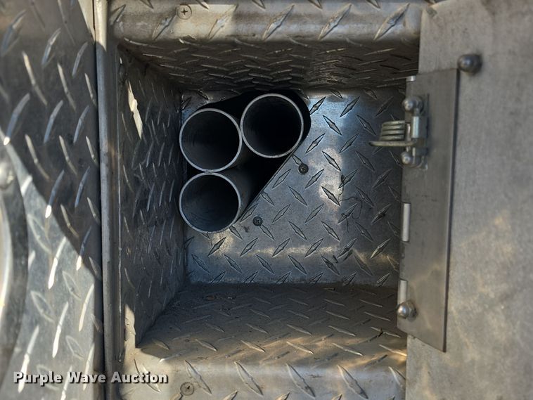 image for item DO7736 2000 Emergency One quint fire truck