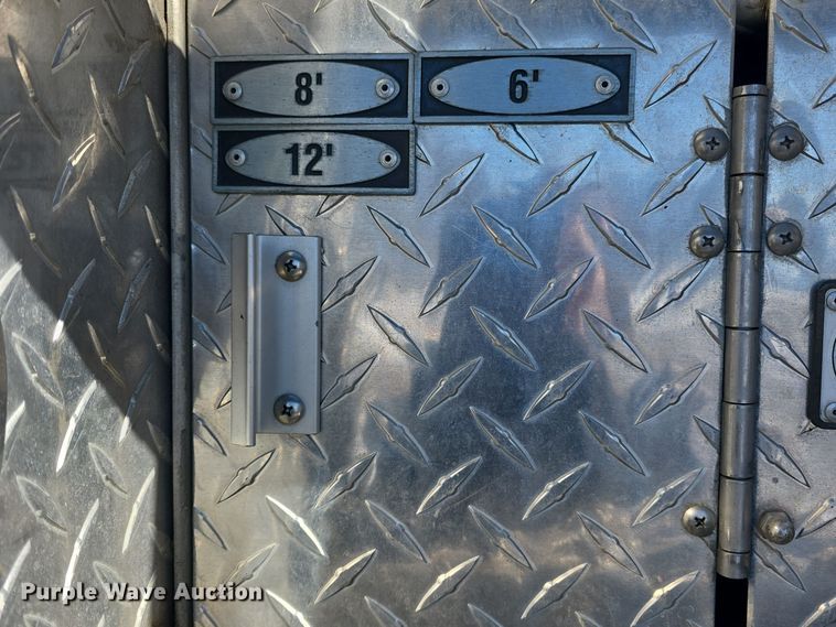 image for item DO7736 2000 Emergency One quint fire truck