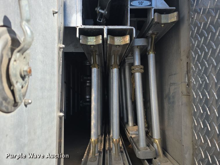 image for item DO7736 2000 Emergency One quint fire truck