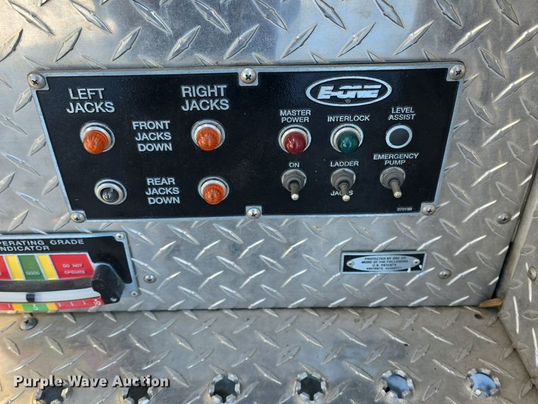 image for item DO7736 2000 Emergency One quint fire truck