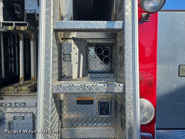 image for item DO7736 2000 Emergency One quint fire truck