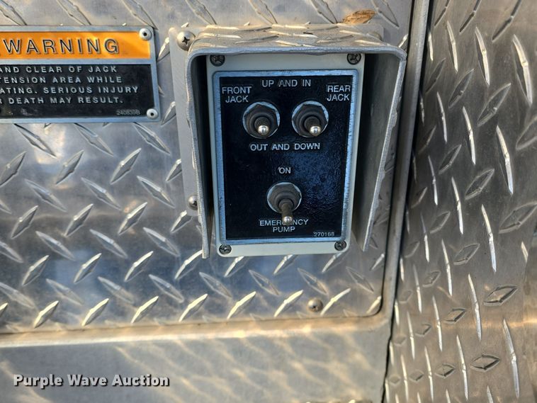 image for item DO7736 2000 Emergency One quint fire truck