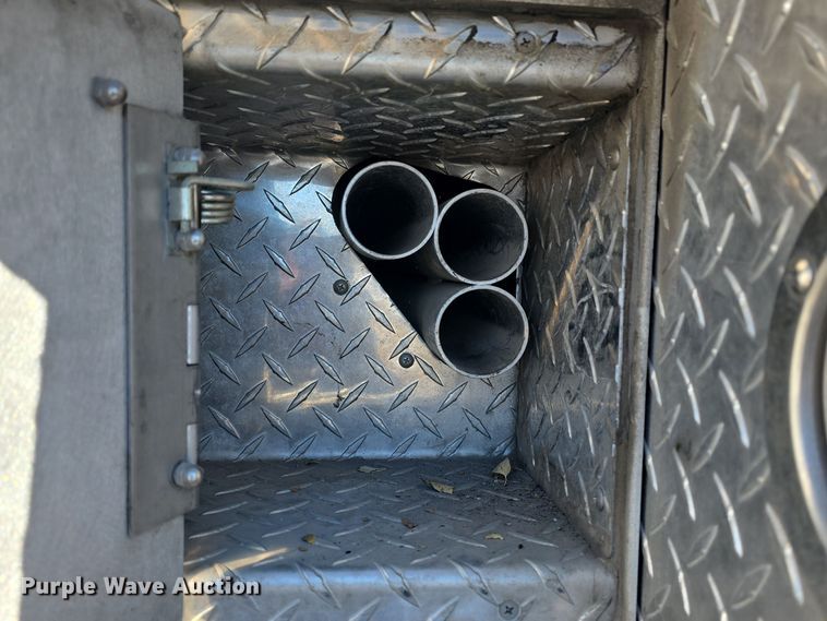 image for item DO7736 2000 Emergency One quint fire truck