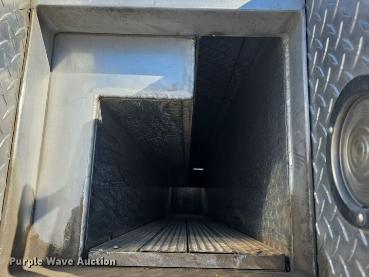 image for item DO7736 2000 Emergency One quint fire truck