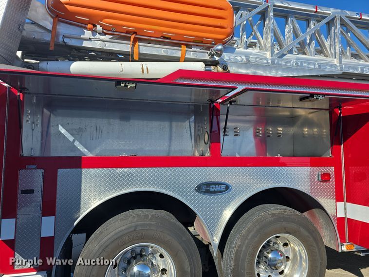 image for item DO7736 2000 Emergency One quint fire truck