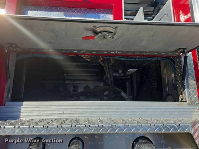 image for item DO7736 2000 Emergency One quint fire truck