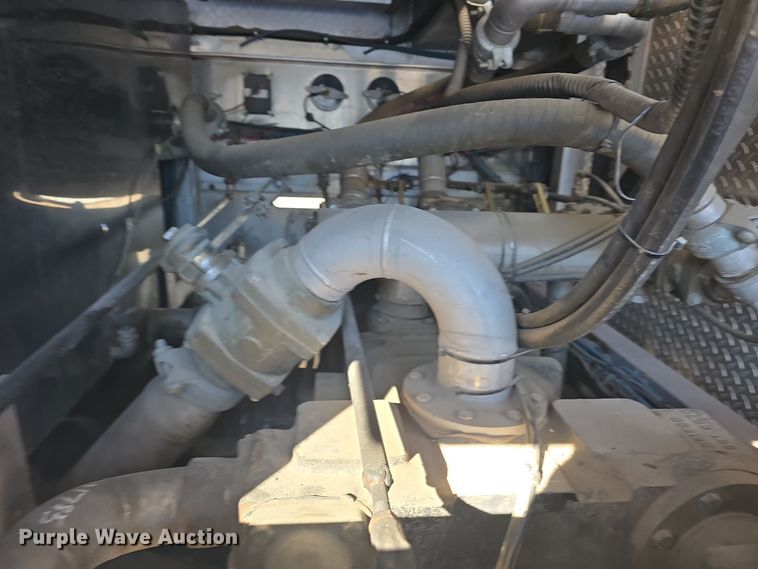 image for item DO7736 2000 Emergency One quint fire truck