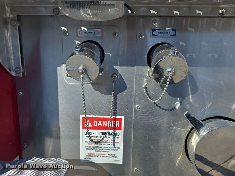 image for item DO7736 2000 Emergency One quint fire truck