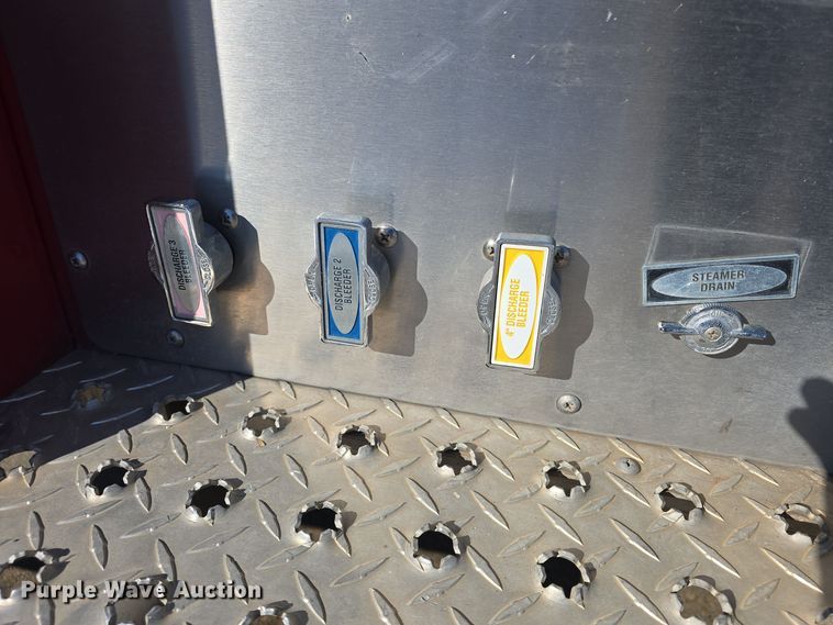 image for item DO7736 2000 Emergency One quint fire truck