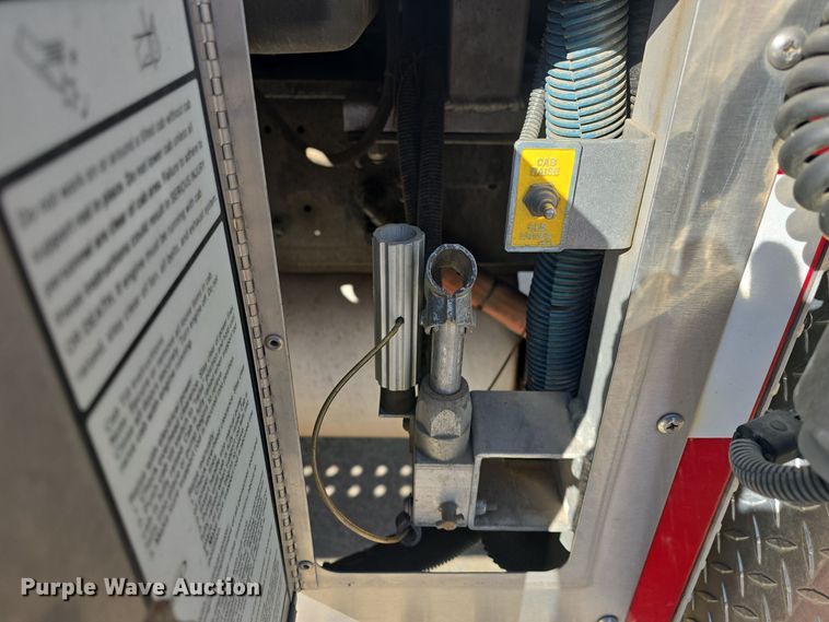 image for item DO7736 2000 Emergency One quint fire truck