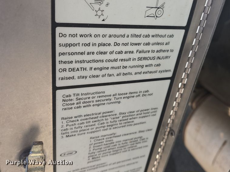 image for item DO7736 2000 Emergency One quint fire truck