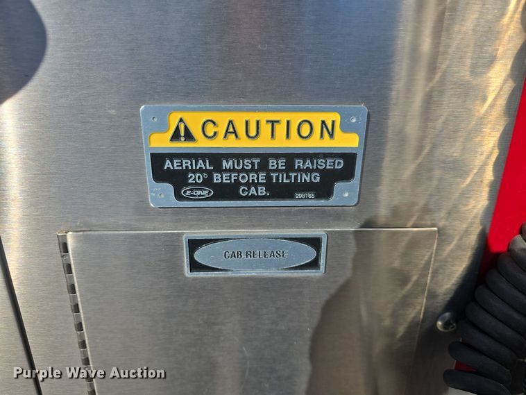 image for item DO7736 2000 Emergency One quint fire truck