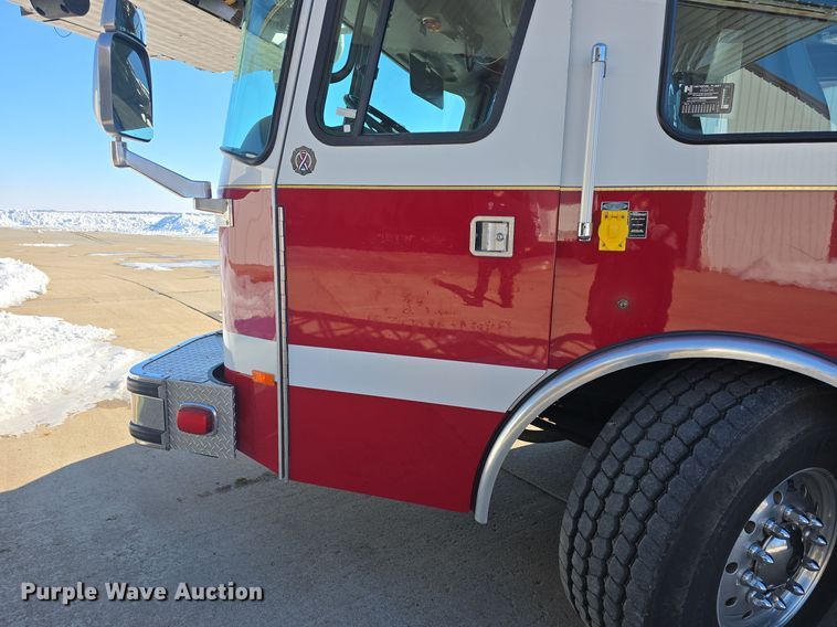 image for item DO7736 2000 Emergency One quint fire truck