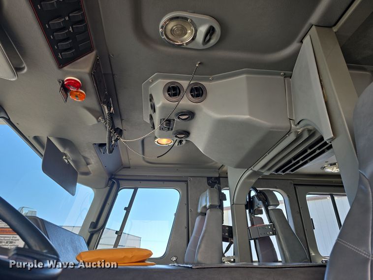 image for item DO7736 2000 Emergency One quint fire truck